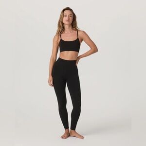 Vuori AllTheFeels™ Legging Size L, NWT